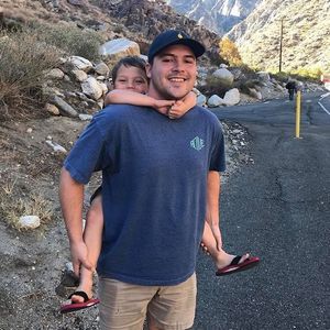 Meet your Posher, Davis